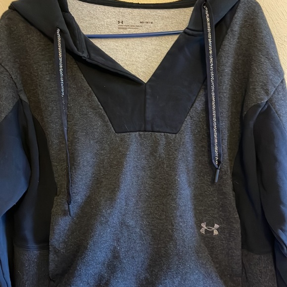 Under Armour cropped hoodie size medium - Picture 3 of 6